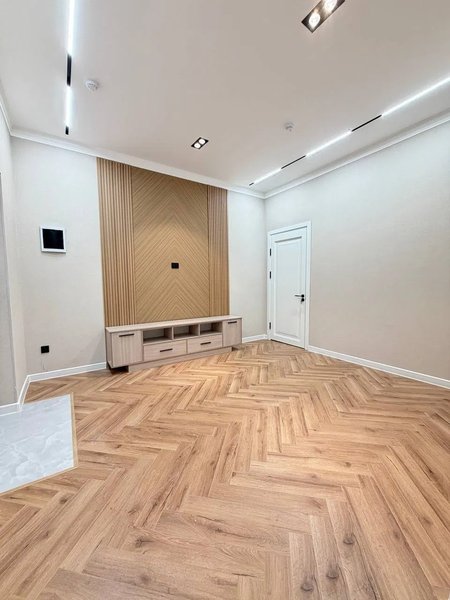 SN NRG Zamon 2 - 6 Станция Метро - 64,56м - Предчистовая отделка - 1м- 998 y.e - 64 320 y.e (USD) Планировка: Новостройка - ЖК Комфорт Класса Состояние: Предчистовая отделка Площадь: 64,4 м Цена: 64 320 у.е (USD) Сдача: 14.11.2026 В квартире предусмотрена: • Перегородка стен, готовая планировка/свободная планировка. • Двухконтурный индивидуальный котел. • Входная облагороженная металлическая дверь с устройством глазка, номерка, механического замка. • IP-домофон. • Теплый пол в санузле, и песчано-бетонная стяжка. • Вся электрическая проводка раскинута по квартире. • Счетчики воды, счетчики света и газа, радиаторы отопления. • В санузлах будут выведен отвод для разводки сантехнических труб. • Стеклопакет с двойным остеклением из ПВХа.
19-mart, 2026
![